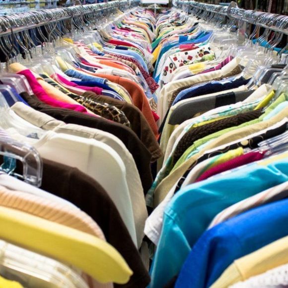 Mystery Box !! 5 LBS of Clothing Resell Resale Clothing Items & Accessories - Picture 3 of 3